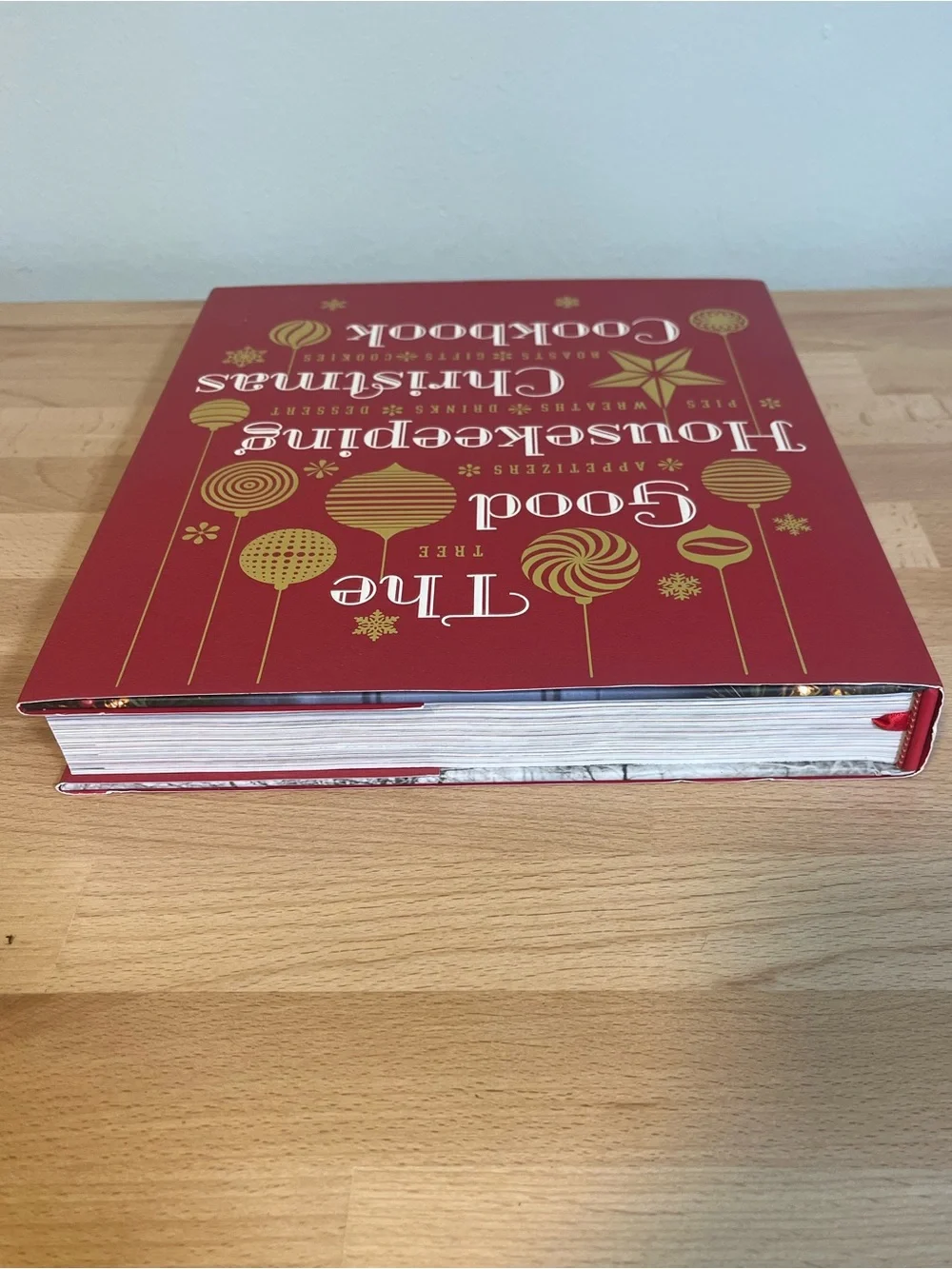 The Good Housekeeping Christmas Cookbook: Recipes, Decorating, Crafts, Gifts